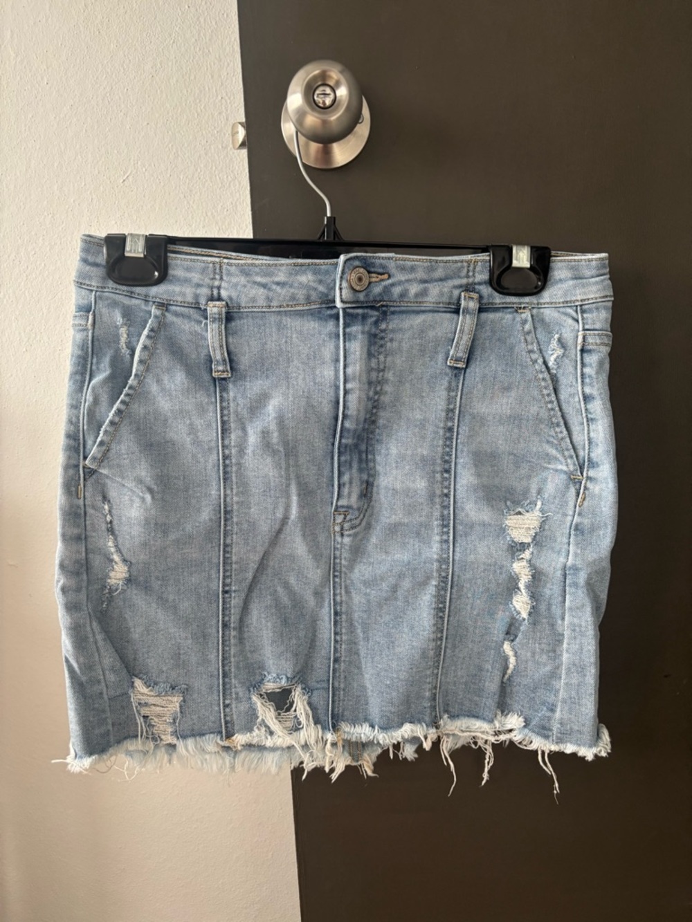 Vervet Distressed Denim Mini Skirt - Light Wash - Size Medium